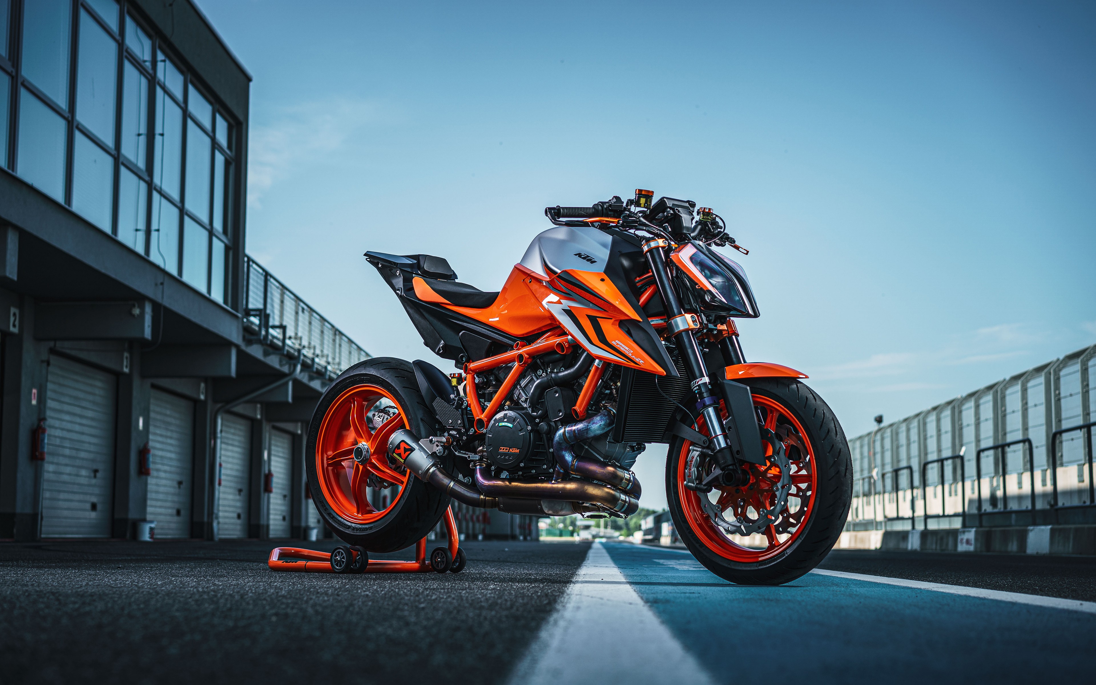 KTM 1290 Super Duke R EVO Bike Wallpaper - 3840x2400